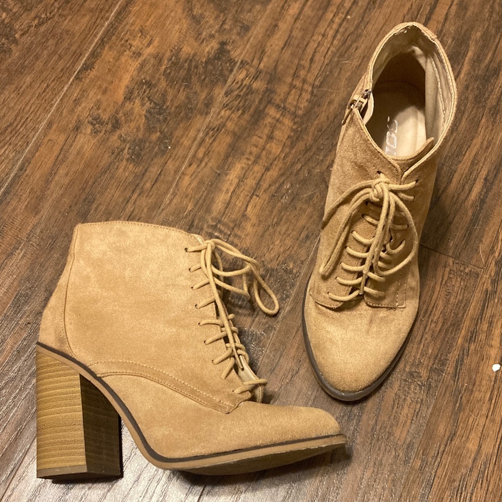 Soda Lace Up Tan Boots